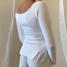 Load image into Gallery viewer, SWEETHEART NOTCH NECK SPLIT HEM KNITTED TOP
