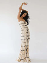 Lade das Bild in den Galerie-Viewer, SOLID LACE UP BOW PLEATED MAXI  DRESS
