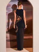 Lade das Bild in den Galerie-Viewer, BLACK SNAKE PRINTED HOLLOW LONG DRESS
