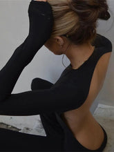 Lade das Bild in den Galerie-Viewer, BACKLESS FITTED FLARED JUMPSUIT
