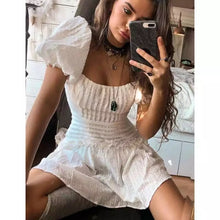 Indlæs billede til gallerivisning WHITE RUFFLE TIE UP MINI DRESS
