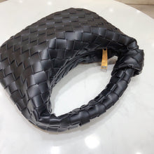 Načíst obrázek do prohlížeče Galerie, THE TWIST BAG
